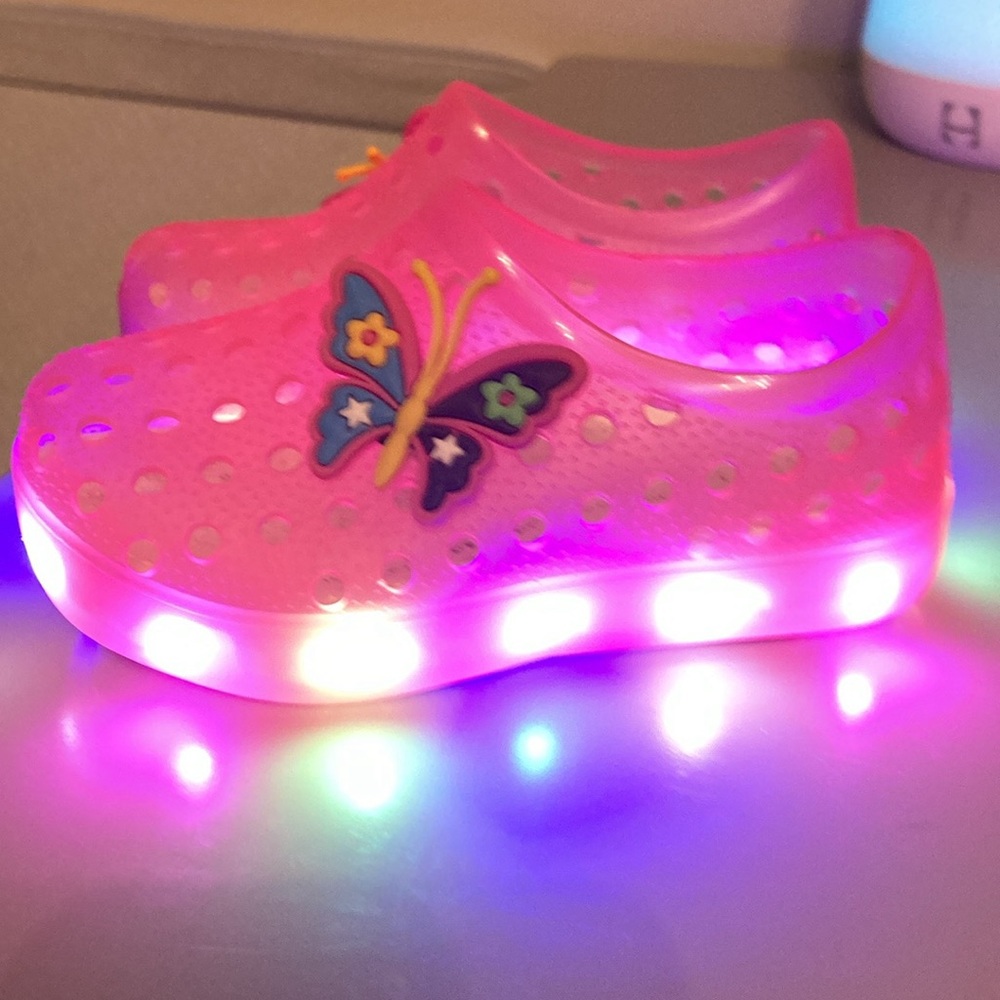 Led light up shoes size 5